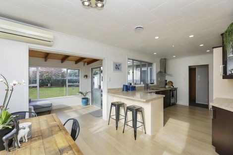 Photo of property in 10 Magnolia Drive, Westown, New Plymouth, 4310