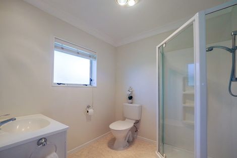 Photo of property in 17 Crown Hill, Paraparaumu, 5032