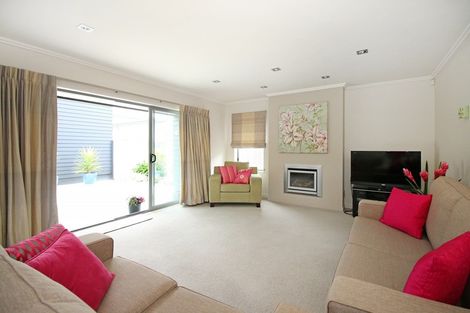 Photo of property in 23 Rosalie Terrace, Kelvin Grove, Palmerston North, 4414