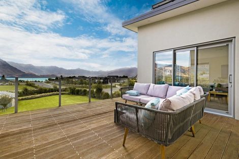 Photo of property in 28 Minaret Ridge, Wanaka, 9305