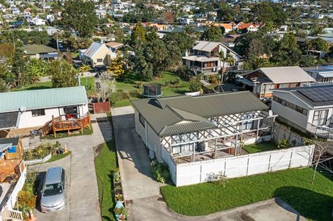 Photo of property in 1/39 Langton Road, Stanmore Bay, Whangaparaoa, 0932