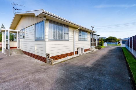 Photo of property in 25 Mcguire Street, Hawera, 4610