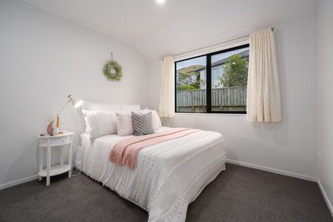 Photo of property in 2 Comber Place, Johnsonville, Wellington, 6037