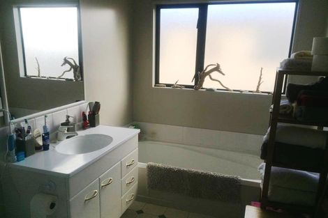 Photo of property in 27 Parade Court, Addington, Christchurch, 8024