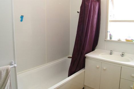 Photo of property in 34 Hellyers Street, Birkdale, Auckland, 0626