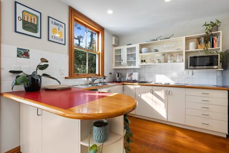 Photo of property in 4 North Terrace, Kelburn, Wellington, 6012