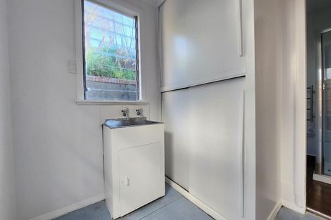 Photo of property in 5a Randwick Road, Northland, Wellington, 6012