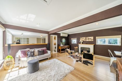 Photo of property in 25 Elmslie Road, Pinehaven, Upper Hutt, 5371