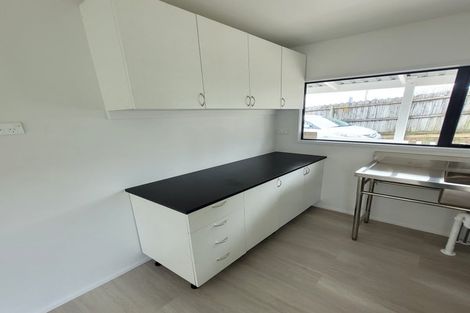 Photo of property in 1/100 Birkdale Road, Birkdale, Auckland, 0626