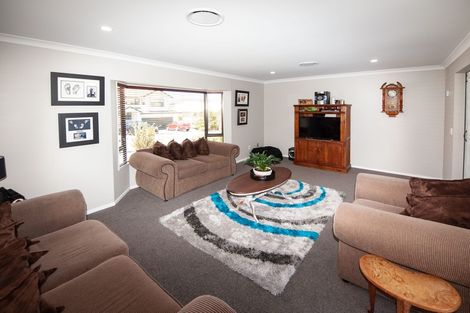Photo of property in 35 Waverton Terrace, Churton Park, Wellington, 6037