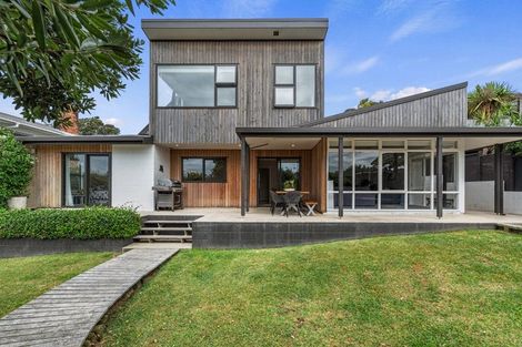 Photo of property in 25 Mayfair Crescent, Mairangi Bay, Auckland, 0630