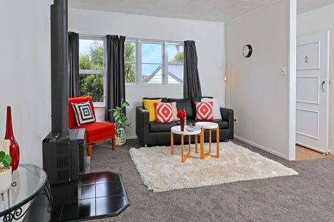 Photo of property in 39 Fitzwater Place, Henderson, Auckland, 0612