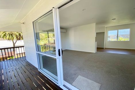 Photo of property in 21 Eskdale Road, Birkdale, Auckland, 0626