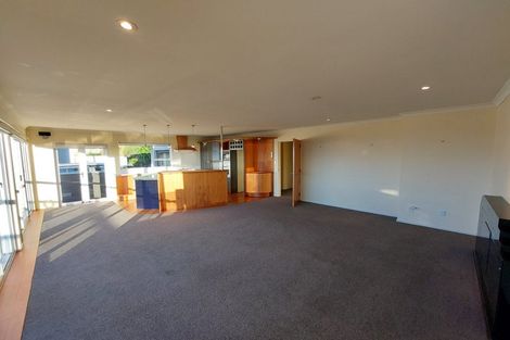 Photo of property in 25 Bayly Road, Moturoa, New Plymouth, 4310