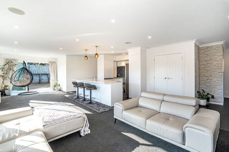 Photo of property in 21 Tasman Close, Aotea, Porirua, 5024