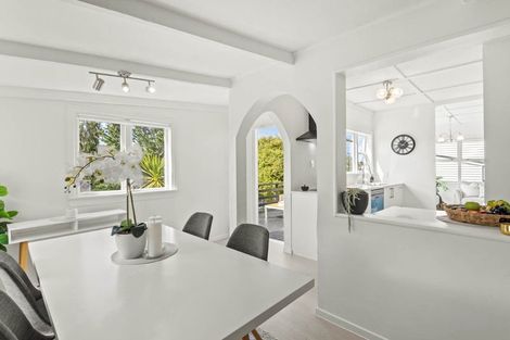 Photo of property in 5 Lyons Avenue, Murrays Bay, Auckland, 0630