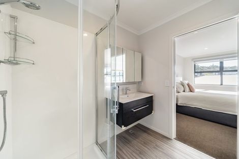 Photo of property in 48 Pateke Drive, Kenepuru, Porirua, 5022