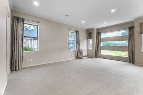 Photo of property in 9 Stranraer Crescent, Wattle Downs, Auckland, 2103