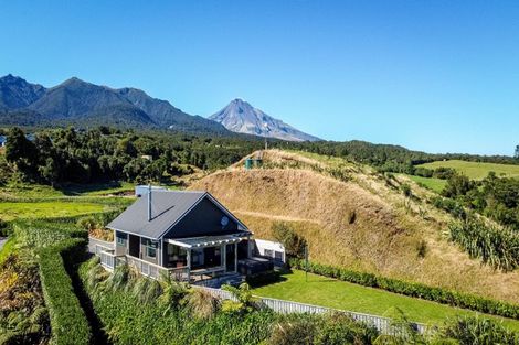 Photo of property in 828 Dover Road, Okato, New Plymouth, 4374