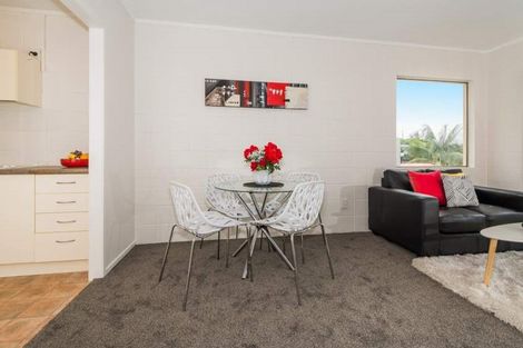 Photo of property in 1/14 Hollyhock Place, Browns Bay, Auckland, 0630