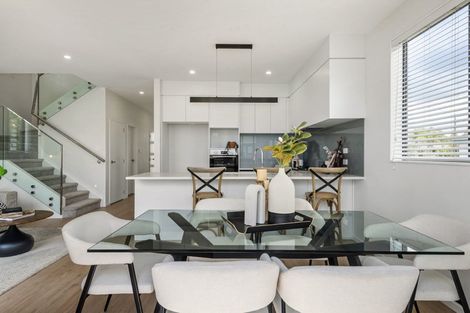 Photo of property in 49a Meadowood Drive, Unsworth Heights, Auckland, 0632