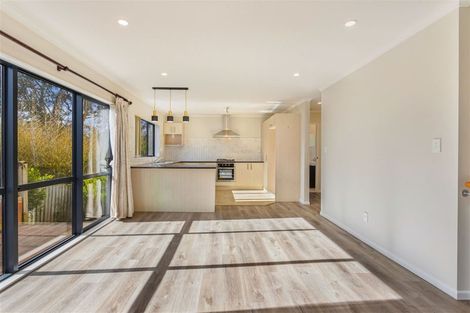 Photo of property in 28 Mili Way, Ranui, Auckland, 0612