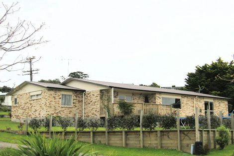 Photo of property in 84 Cabeleigh Drive, Helensville, 0800