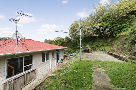 Photo of property in 71 Bassett Road, Johnsonville, Wellington, 6037