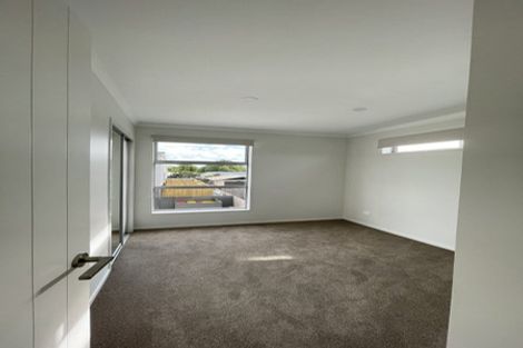 Photo of property in 28a Yeovil Road, Te Atatu Peninsula, Auckland, 0610