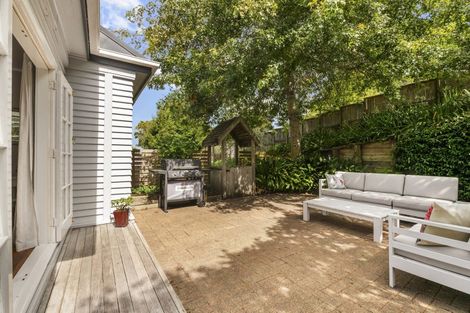 Photo of property in 14 Springtime Crescent, Stanmore Bay, Whangaparaoa, 0932