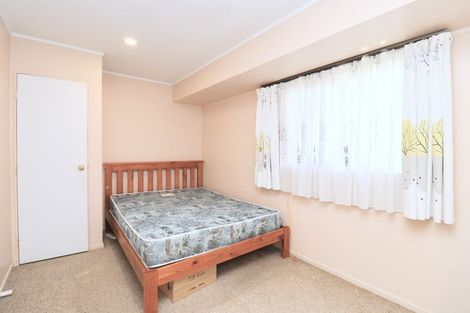 Photo of property in 1 Eroni Clarke Close, Flat Bush, Auckland, 2019