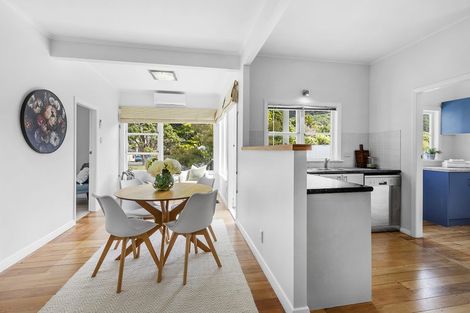 Photo of property in 18 Hampton Hill Road, Tawa, Wellington, 5028