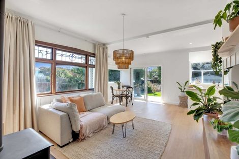 Photo of property in 14 Queens Avenue, Waikuku Beach, 7402
