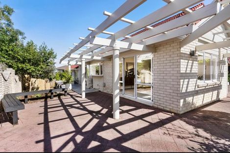Photo of property in 16 Whitford Road, Howick, Auckland, 2014