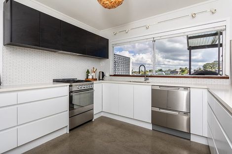 Photo of property in 1/23 Hart Road, Hauraki, Auckland, 0622