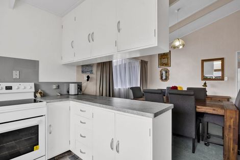 Photo of property in 18 Kamahi Avenue, Hawera, 4610