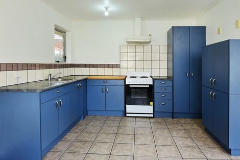 Photo of property in 106 Colwill Road, Massey, Auckland, 0614