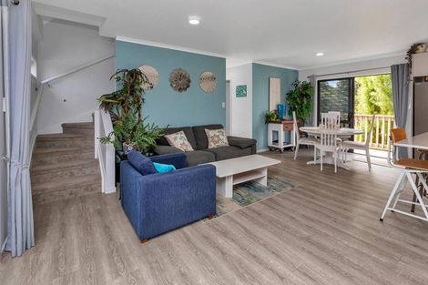 Photo of property in 1 Ishtar Place, One Tree Point, 0118
