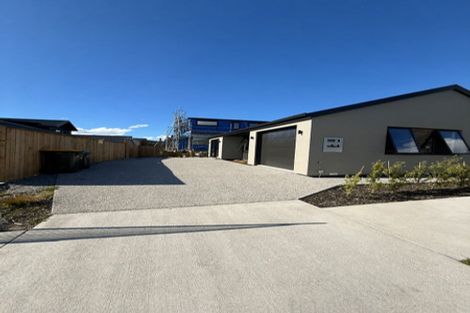 Photo of property in 2 Shelduck Road, Jacks Point, 9371