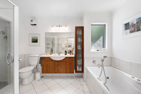 Photo of property in 4/275 Karaka Bay Road, Karaka Bays, Wellington, 6022