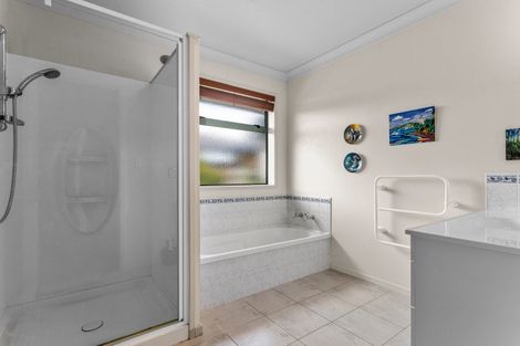 Photo of property in 9 Walnut Grove, Whakatane, 3120