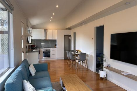 Photo of property in 2/111 Eskdale Road, Birkdale, Auckland, 0626