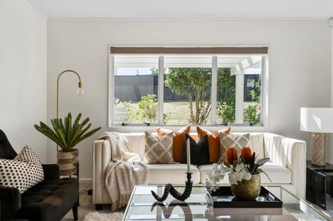 Photo of property in 16 Whitford Road, Howick, Auckland, 2014