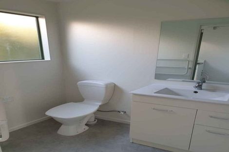 Photo of property in 17a Enderby Drive, Te Atatu Peninsula, Auckland, 0610