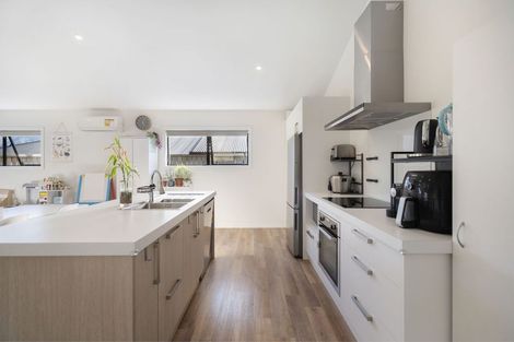 Photo of property in 13 Leicester Street, Jacks Point, 9371