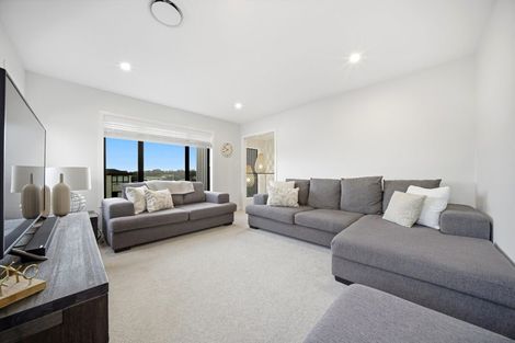 Photo of property in 19 Headsail Drive, Long Bay, Auckland, 0630