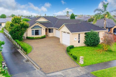 Photo of property in 32 Miers Glade, Rototuna North, Hamilton, 3210