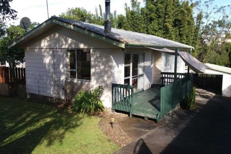 Photo of property in 75 Kemp Road, Massey, Auckland, 0614