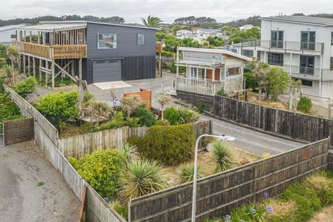 Photo of property in 6 Arataki Grove, Waitarere Beach, Levin, 5510