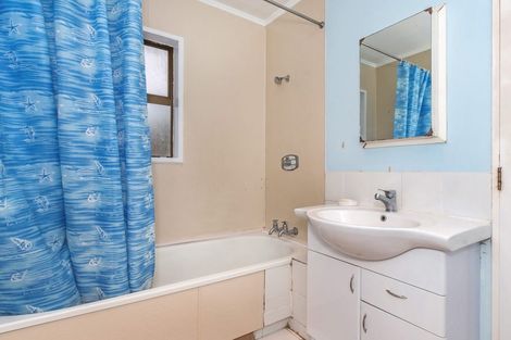 Photo of property in 43 Arcon Drive, Broomfield, Christchurch, 8042